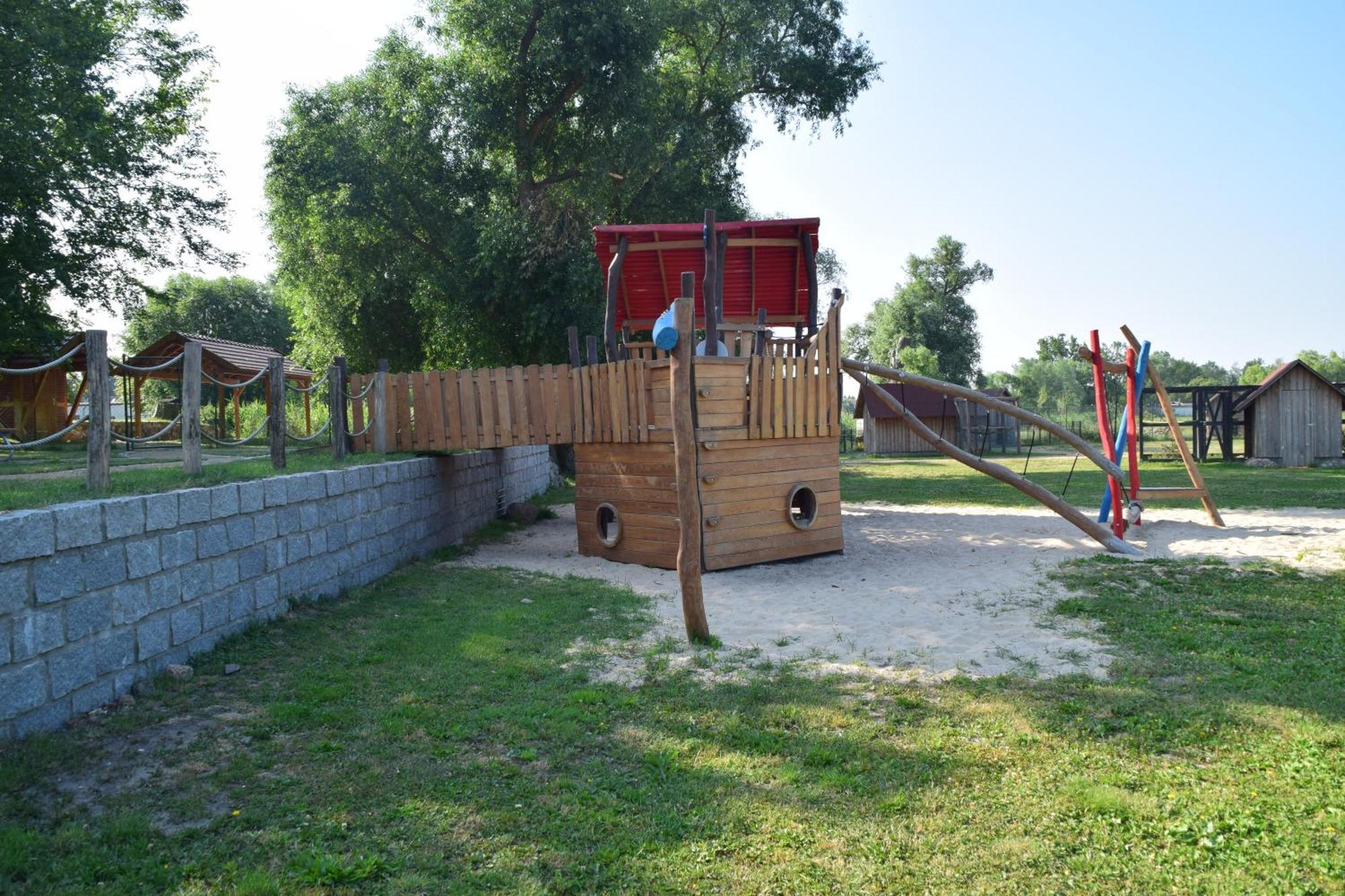 Land-Gut-Hotel Seeblick Klietz Esterno foto