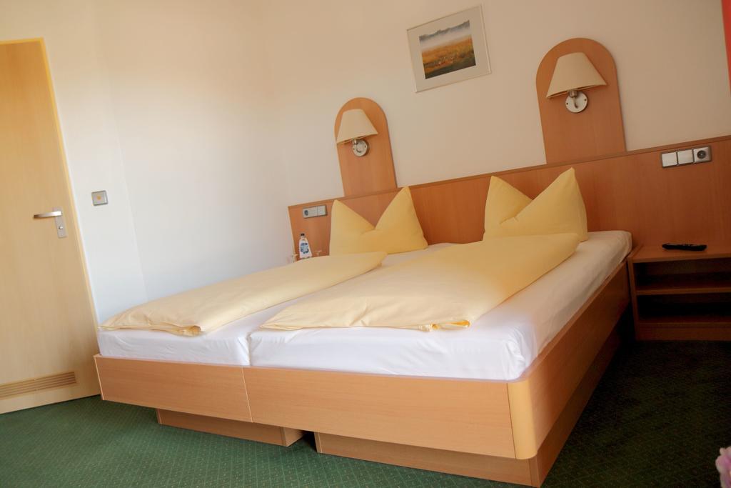 Land-Gut-Hotel Seeblick Klietz Esterno foto
